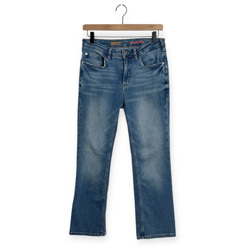 Pilcro Anthropologie Mid Rise Crop Flare Jeans Medium Blue Wash Sz 27 Comfort